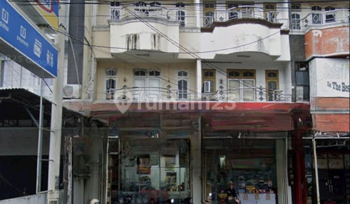 For Rent 10x20 3-Storey Shop House in Front of Mantos, Suitable for Business Office For Rent 10x20 3-Storey Shop House in Front of Mantos, Suitable for Business Office