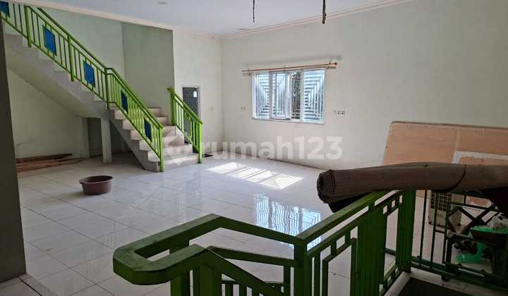 Shop House on Polytechnic Street, Suitable for Business and Office, Low Price. Shop House on Polytechnic Street, Suitable for Business and Office, Low Price.