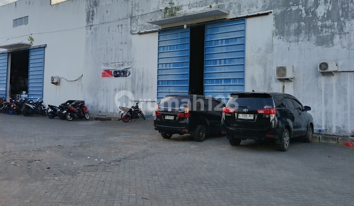500m2 Warehouse in Maumbi Suitable for Logistics Expedition Distributors 500m2 Warehouse in Maumbi Suitable for Logistics Expedition Distributors
