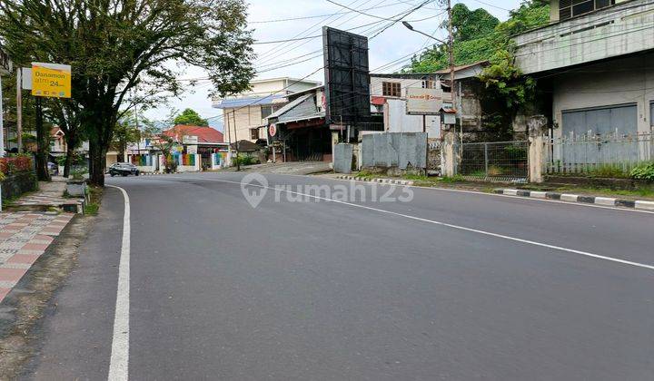 Rumah Pinggir Jl Bw Lapian Area Suvernir Dan Oleh Oleh Has Manado 2