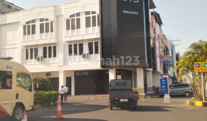 Rent Ruko in Mantos Complex, Suitable for Expedition Cargo Dealership