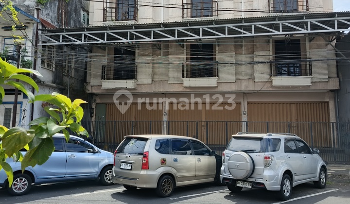 15x20 3-story shop house in Chinatown Market45, suitable for culinary business. 1