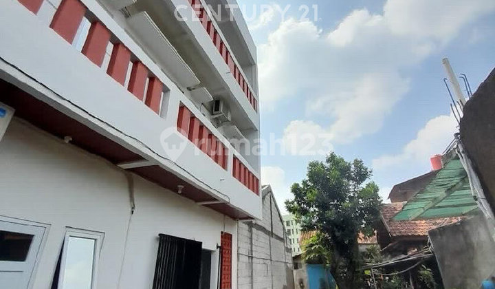 Rumah Tinggal dan Rumah Kost 3 Lantai di Pondok Melati S8511 Rumah Tinggal dan Rumah Kost 3 Lantai di Pondok Melati S8511