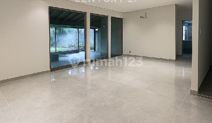 Newly Renovated Spacious House in a Very Strategic Location in Jagakarsa Newly Renovated Spacious House in a Very Strategic Location in Jagakarsa