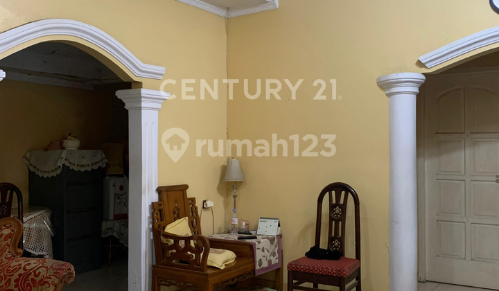 Corner House Position Inside the Complex In Taman Narogong Bekasi S8814 2