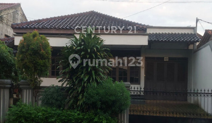 Rumah Lokasi Pinggir Jalan Raya di Jakarta Selatan S9115