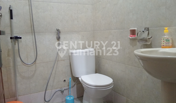 Rumah Posisi Hoek 2 Lantai di Bambu Apus Jakarta Timur S8861 2