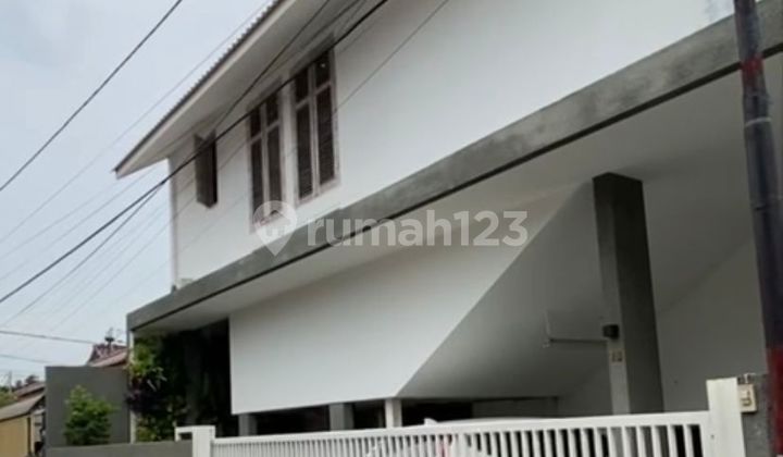 Rumah Bagus dan Modern 2 Setengah Lantai Mezzanine di Kayu Putih Jakarta Timur Aiop27003 Rumah Bagus dan Modern 2 Setengah Lantai Mezzanine di Kayu Putih Jakarta Timur Aiop27003