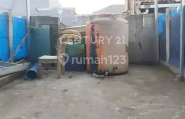 2-Story House in a Strategic Location in Cempaka Putih Barat 2