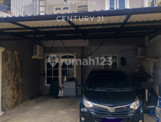 2-Storey House in a Strategic Location at Kayu Putih, East Jakarta S9549