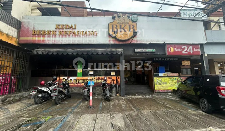 Strategic Culinary Business Space with 6-Row Road Access in Mampang, South Jakarta