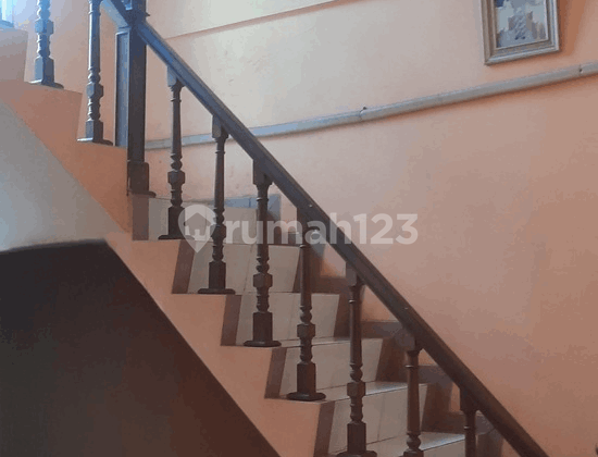 foto lainnya rumah 2 lantai di daerah