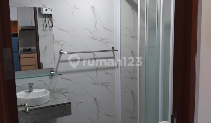 Sewa Bulanan Apartemen Studio Strategis, Grand Kamala Lagoon, Bekasi 2