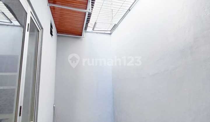 Dijual Rumah Ifolia Semi Furnished Posisi Strategis Dekat Taman Utama, Hadap Timur-Utara. 2
