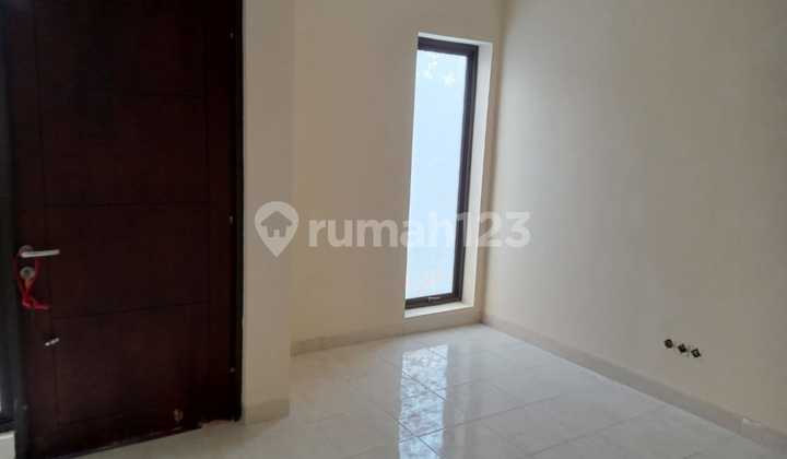 Disewakan Rumah 2 Lantai di Cluster Taman Sari, Harapan Indah Bekasi 2