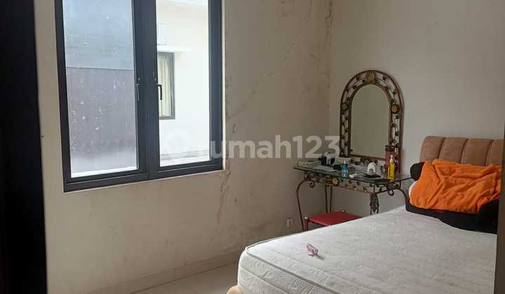 Dijual  Cepat Rumah Hook Bagus , Murah & Mewah 2 LT Full Renovasi full Furnished  di Cluster Asera One south