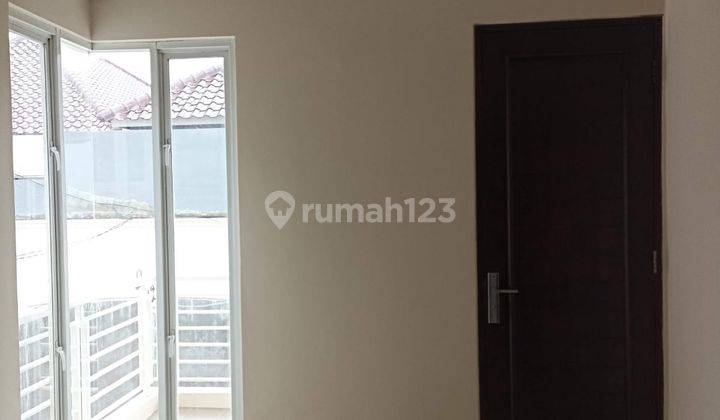 Rumah di Komplek Town House Cipinang Cempedak Jakarta Timur  7