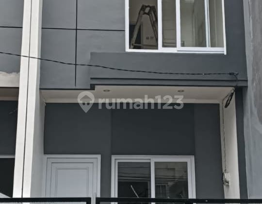 For Sale - Brand New House in Kelapa Gading, North Jakarta, Newly Built, Ready to Occupy, Strategic Location with Wide and Non-Cul-de-Sac Road Access. 2