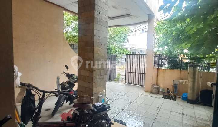 Dijual Cepat Rumah + Ruko 2LT  ( connecting depan belakang) di daerah Harapan Indah 1... Bisa untuk usaha & tempat tinggal/ kost2 an... 2