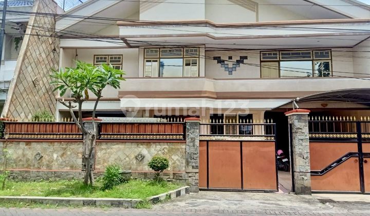 Rumah Area Komersial, Lokasi Ciamiiiiik di Darmo Permai, Surabaya