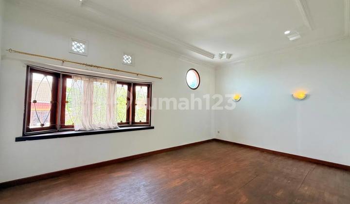 Ready-to-Occupy House, Nice &amp; Awesome in Pondok Tjandra 2