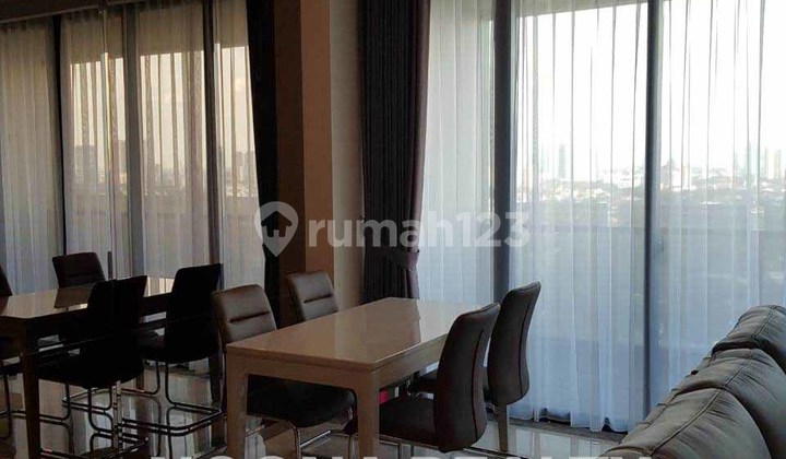 Sewa Apartemen District 8 Senopati 2 Bedroom Lantai Sedang 2