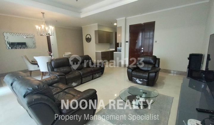 Sewa Apartemen District 8 Senopati 4 Bedroom Lantai Tengah