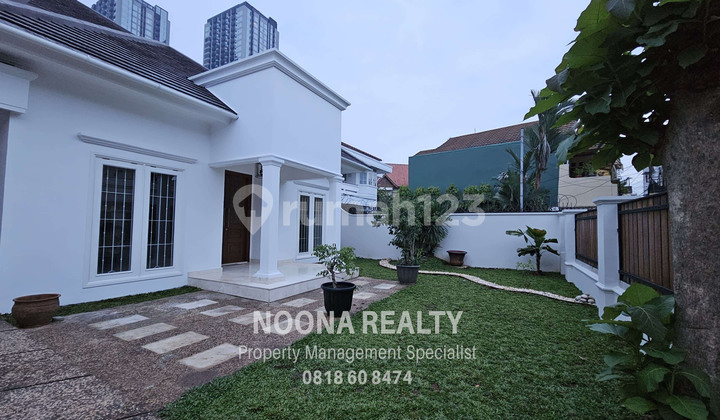 Dijual Rumah Modern Classic di Cilandak Barat Newly Renovated Dijual Rumah Modern Classic di Cilandak Barat Newly Renovated