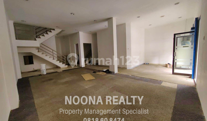 For Rent: 4-Story Good Condition Twin Shophouse at Crown Palace Tebet 2