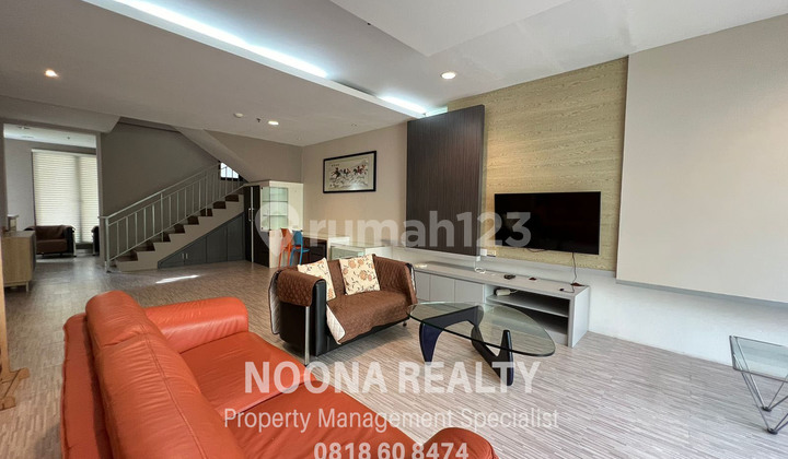 For Rent Townhouse Cosmo Park Thamrin City 4 Bedrooms Furnished 2