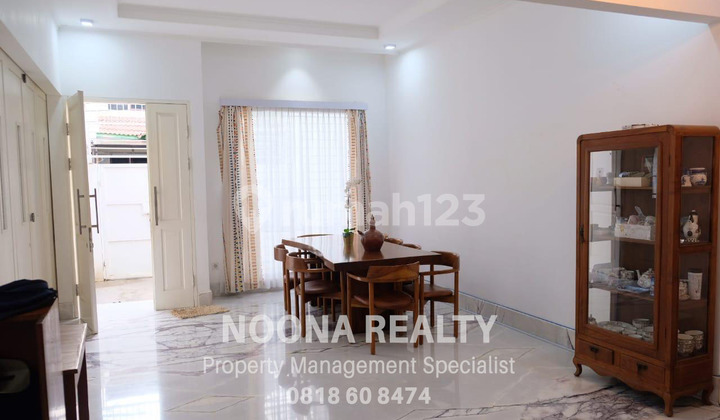 For Sale: House in Bendungan Hilir, 4 Bedrooms, 2 Floors, Good Condition 2