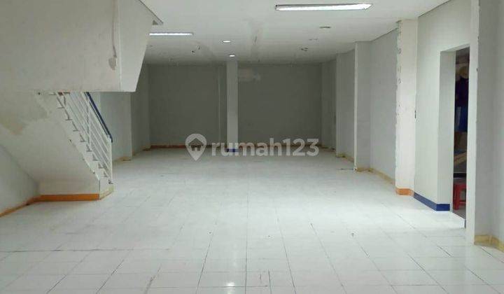 Disewakan Gedung 3 Lantai di Kebon Kacang Tanah Abang 1