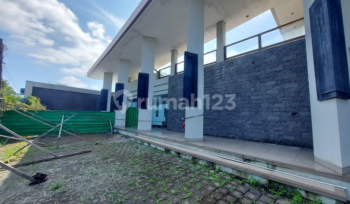 For Rent: 2-Storey Building with a Strategic Location on the Main Road, Just Minutes from Alila Uluwatu