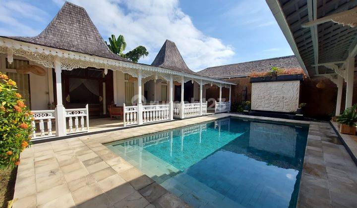 For sale leasehold 3 bedrooms joglo Style Villa located at beachside sanur 
 2