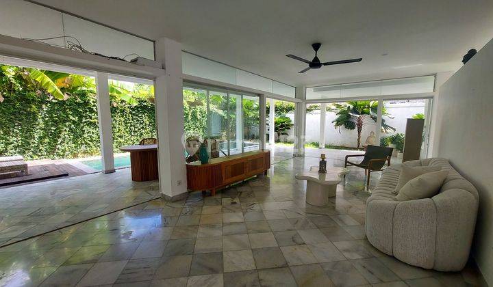 Leasehold 4 bedrooms Villa in Seminyak area 
 2