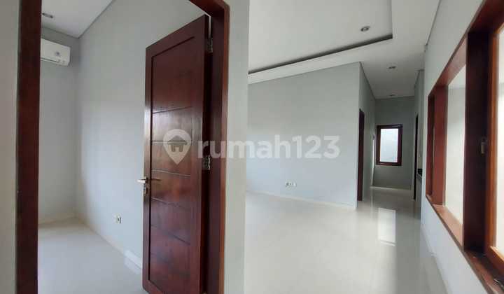 Two-Story House for Rent / Sale in Sunset Road Area. One Gate System 2