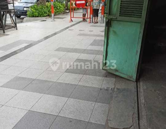 Leasehold Right for Strategic Shop House on Main Street Urip Sumoharjo 2