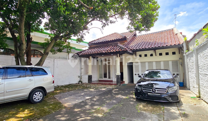 Ampera Cilandak - Rumah 1 Lantai dengan Kolam Renang, LT 430 m²