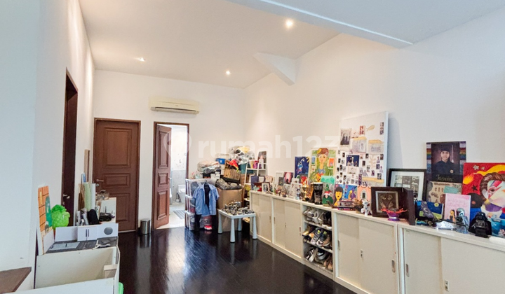 Super Spacious! 1000m² House with Swimming Pool and 5-Car Garage — 28M Negotiable! 2