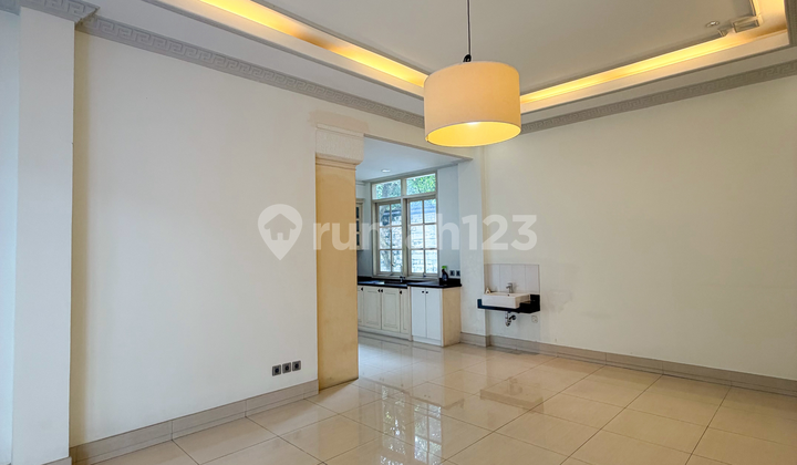 Classic Luxury Home Haji Kamang - Lahan 1.390m², Bangunan 1.250m² 2