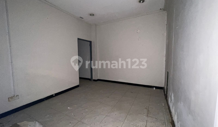 For Rent: Shop/House in Pasar Pagi near Asemka, Tambora – Suitable for Warehouse, Store, or Office. 2