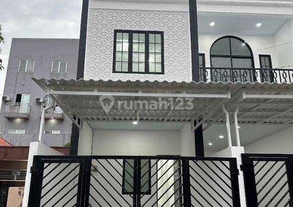 Rumah Baru 3 Lantai Indent Tanjung Duren Jakarta Barat 1