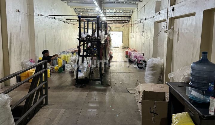 Two-story shop house at Pasar Pagi Roa Malaka Tambora, near Asemka, suitable for store and warehouse. 2