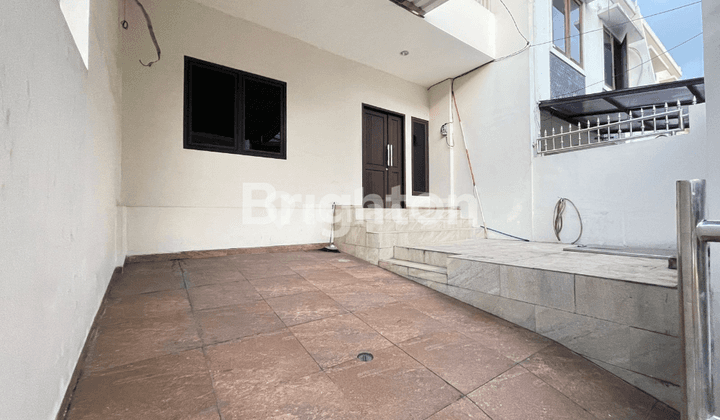 SEWA RUMAH 3 LANTAI TAMAN RATU KEDOYA DEKAT GREENVILLE DURI KEPA JAKARTA BARAT 1