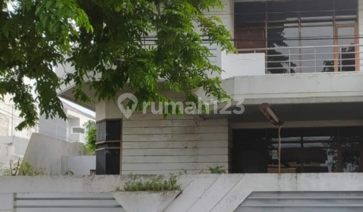 Rumah Tengah Kota Pinggir Jalan Dijual Cepat