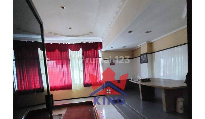 Ruko 2 lantai dijual di Supriyadi 11