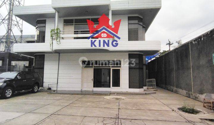 Rumah disewakan di tengah kota, cocok untuk kantor dan usaha 3