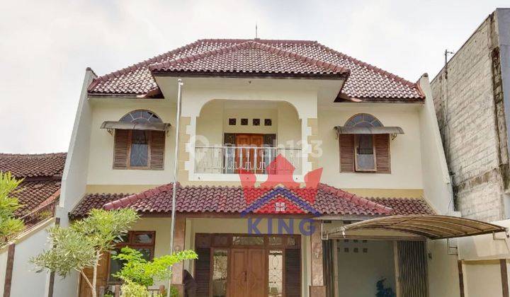 Rumah 2 lantai dijual di Gatot di Gatot Subroto 1