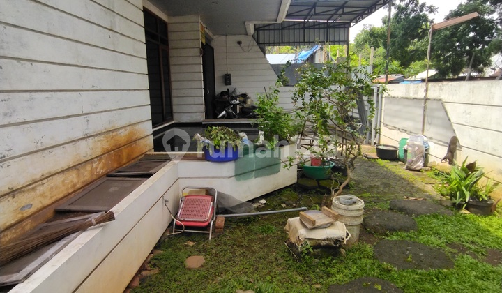 Rumah Tengah Kota Pinggir Jalan Dijual Cepat 2