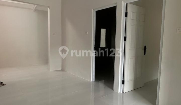 Ready-to-Occupy House for Quick Sale in East Semarang 2